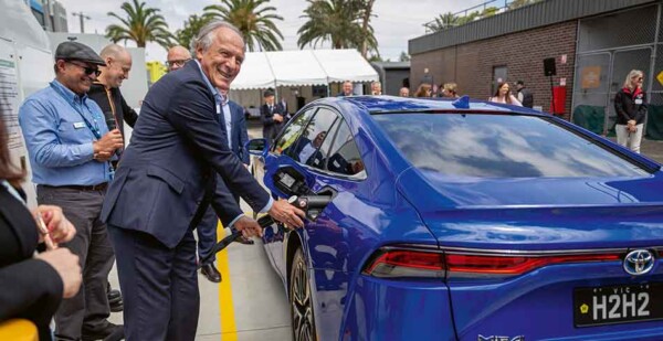 Former Chief Scientist and Special Adviser to the Australian Government on Low Emissions Technologies Dr Alan Finkle filling up his Toyota Mirai at CSIRO's Hydrogen Refuelling Station